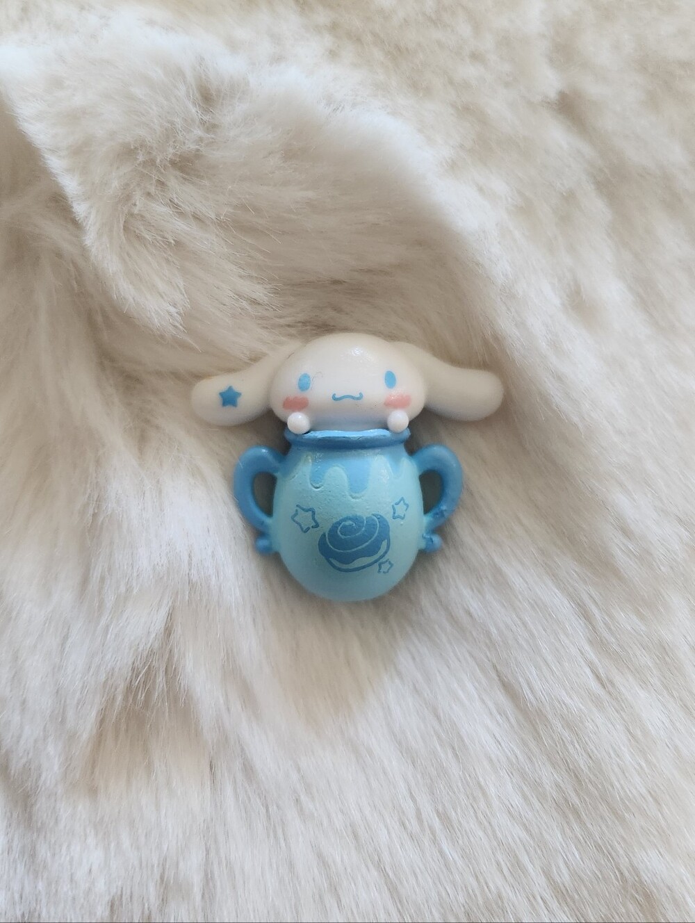 Sanrio cinnamoroll figure